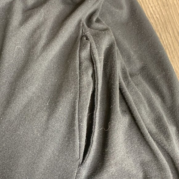 Lildy Swing Tunic Womens Size L-XL Black Solid Long Sleeve Side Seam Pockets - Picture 8 of 8